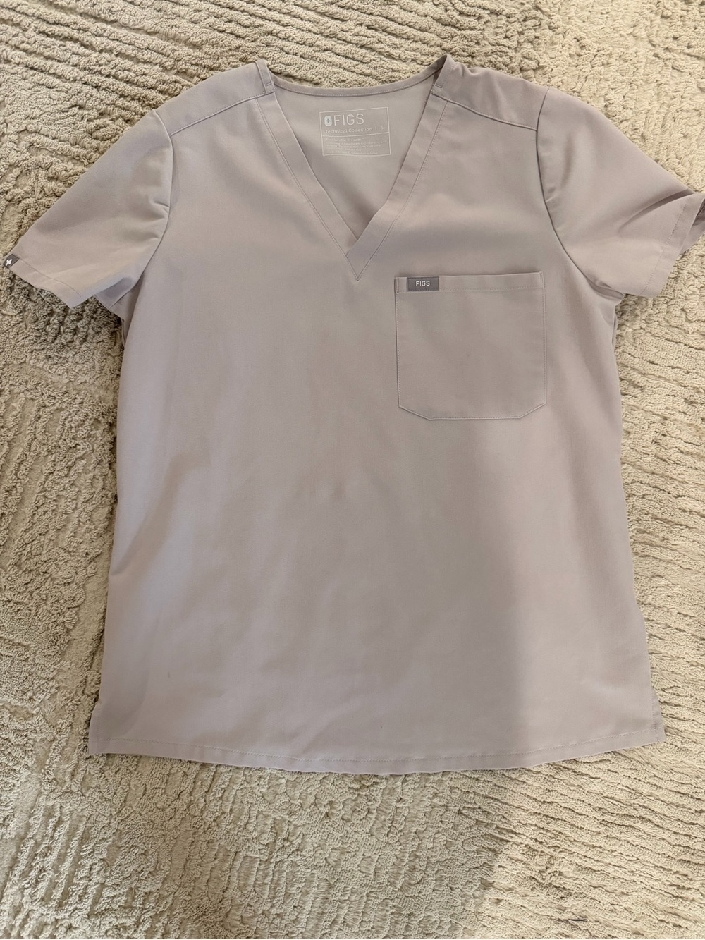 Figs scrub top